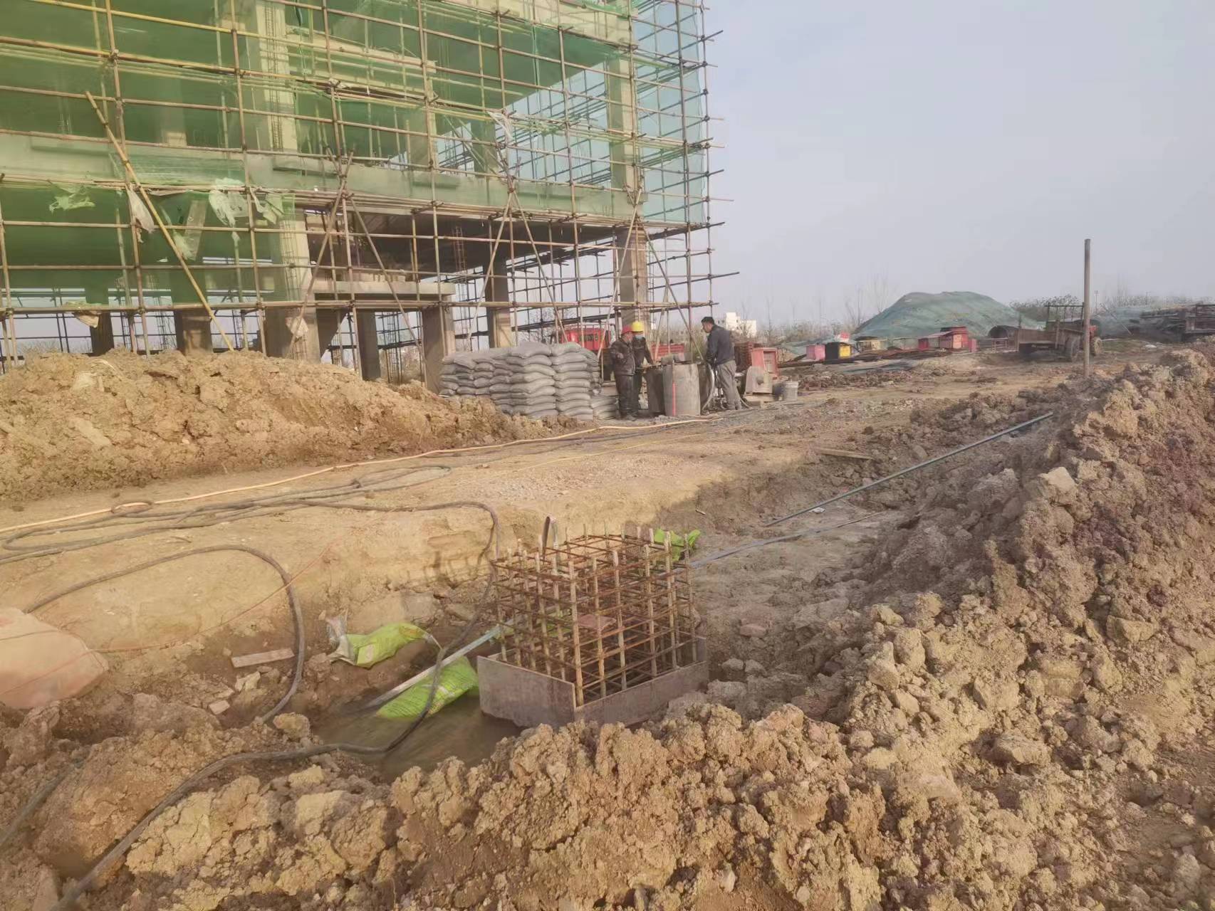 红塔当桥梁出现裂缝的时候应该及时加固修补